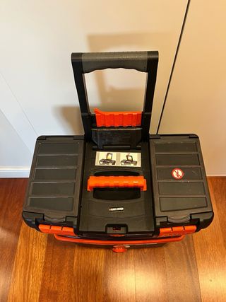 Carro doble de herramientas Black & Decker