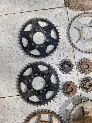 Coronas Piñones de ataque Portacoronas Suzuki LTZ