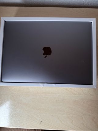 MacBook Pro 13 M2 2022 500GB SSD como nuevo