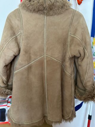 Giacca in montone beige/marrone. Taglia 44