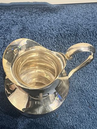 Jarra de alpaca plateada