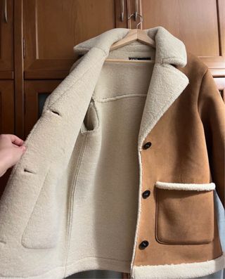Abrigo marrón Zara forro borreguito