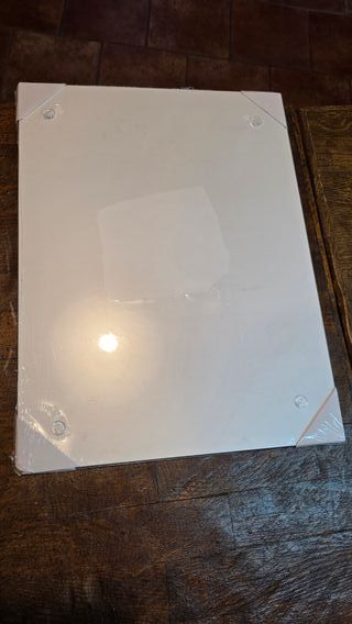 Tagliere in vetro con decoro boschivo