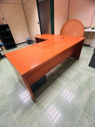 Mesa de oficina de madera