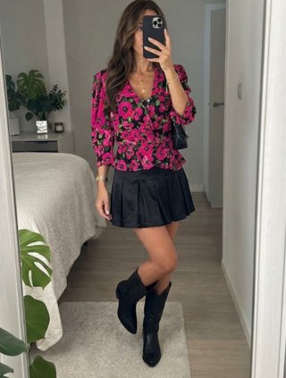 Blusa Zara flores rosas y negras