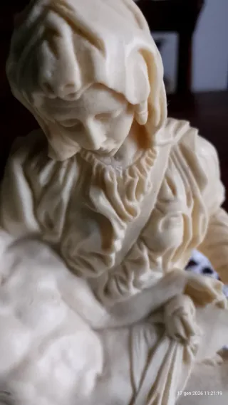 Statua A.Santini La Pietà