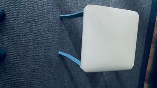 Mesa de cocina blanca y gris