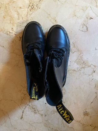 Botas Estilo Dr. Martens Talla 38 Negras