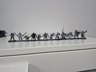 12 Figuras Warhammer Mensuales
