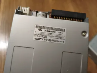 Disquetera SAMSUNG + Compact Disc LG