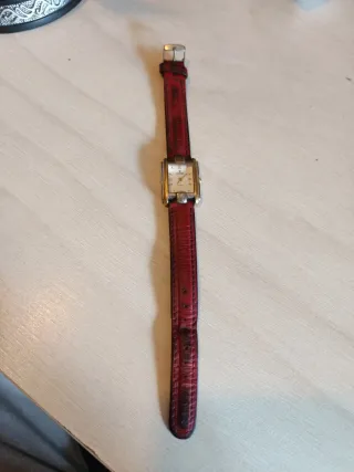 Reloj Festina Mujer Cuero Rojo Dorado