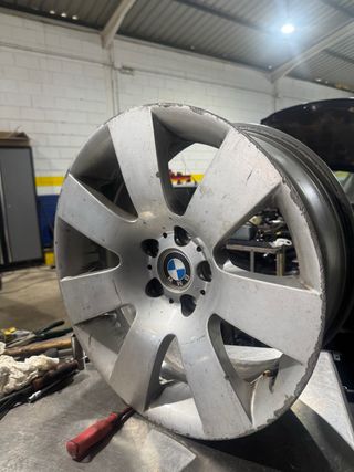 Llantas BMW 18 (Juego de 4, 1 reparada)
