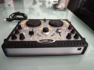 Controlador DJ Hercules MP3 USB