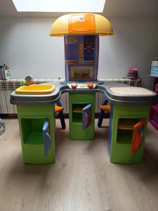 Cocinita de juguete infantil