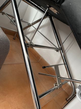 Camilla de tatuaje o masajes negra