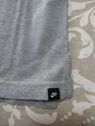 Camiseta Nike Gris