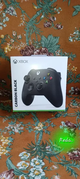 Xbox Series S 512GB + 2 Controller (Nero e Bianco)