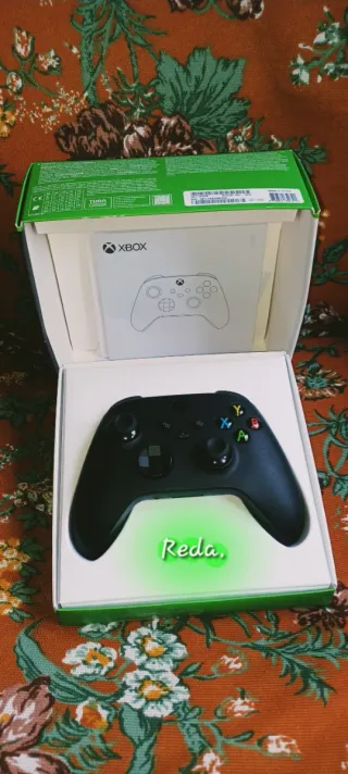 Xbox Series S 512GB + 2 Controller (Nero e Bianco)