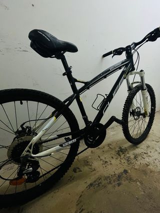 Bicicleta Cube Edge