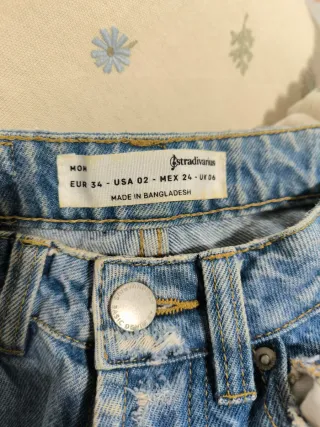 Pantalón vaquero roto