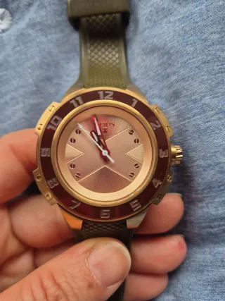 Reloj Tous Dorado y Verde Militar