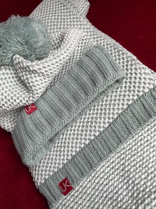 Conjunto gorro y bufanda “NUEVOS SIN ESTRENAR”