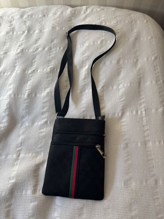 Bolso bandolera Gucci negro