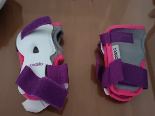 Casco Morado Oxelo y protectores.