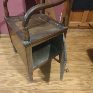 Antigua silla inodoro sillón de madera