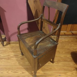 Antigua silla inodoro sillón de madera