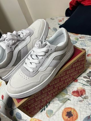 Zapatillas Vans Beige y Gris