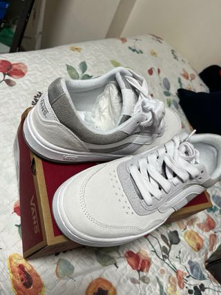 Zapatillas Vans Beige y Gris