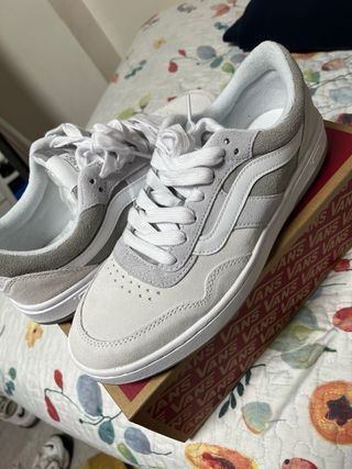 Zapatillas Vans Beige y Gris