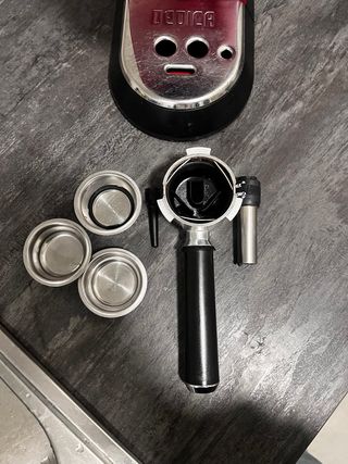 Cafetera DeLonghi Dedica Roja