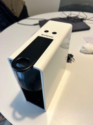 Nespresso Essenza Mini Krups Blanca