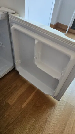 Nevera pequeña Jocel