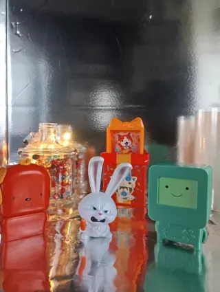 4 Muñecos Variados 8 cm