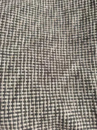 Alfombra grande gris de tela