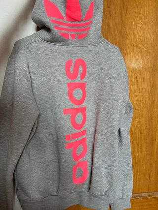 Sudadera Adidas Gris con Logo Rosa