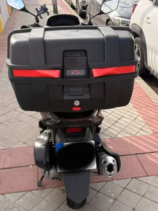 Honda PCX 125 2023 + ruedas cambiadas+ correa+baul