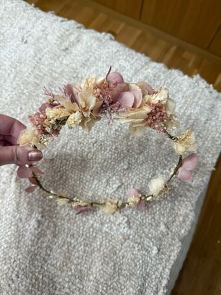 Corona de flores comunión beige y rosa