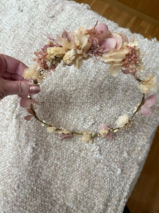 Corona de flores comunión beige y rosa