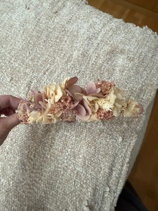 Corona de flores comunión beige y rosa