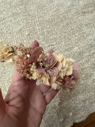 Corona de flores comunión beige y rosa