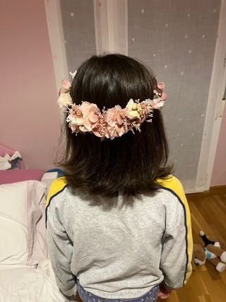 Corona de flores comunión beige y rosa