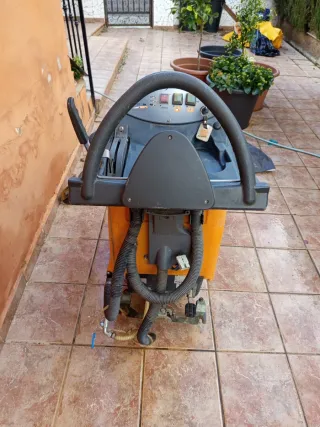 Fregadora industrial Taski Swingo 750B