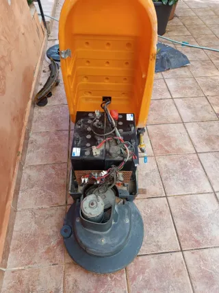 Fregadora industrial Taski Swingo 750B