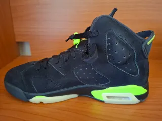 Tenis Jordan Negro y Verde Hombre