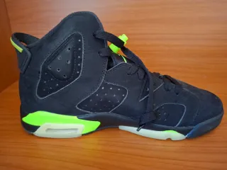 Tenis Jordan Negro y Verde Hombre