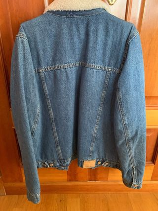 Cazadora vaquera con borrego